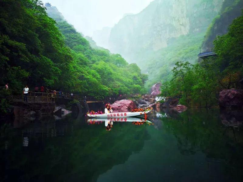 智能问答网页-为什么一定要和「不扫兴人格」的人谈恋爱?-机智解答您的疑惑